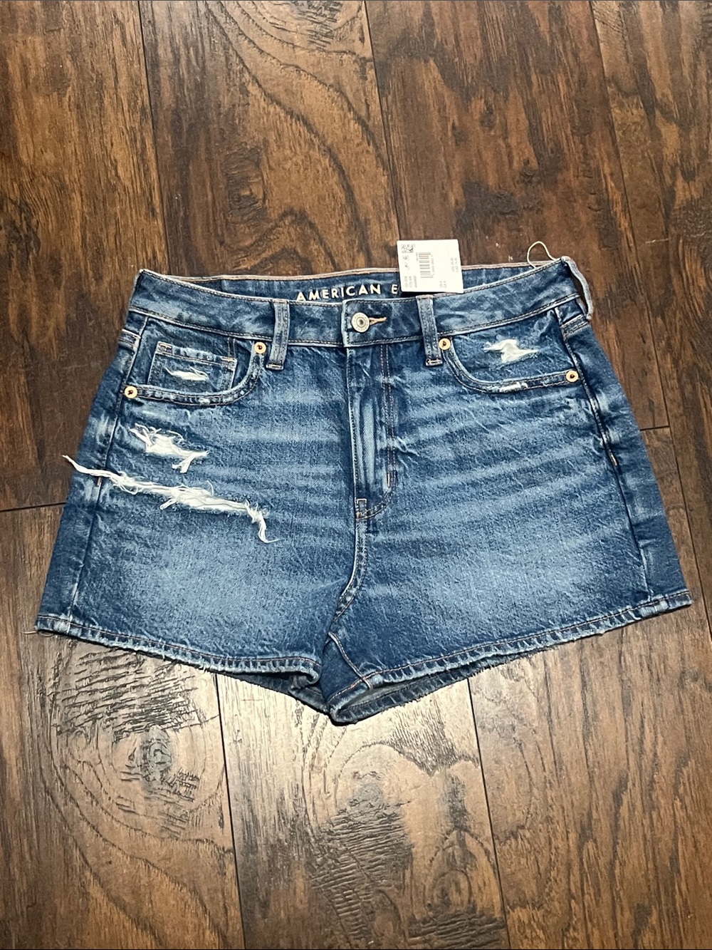 American Eagle distressed Mom Short denim shorts size 4 NWT